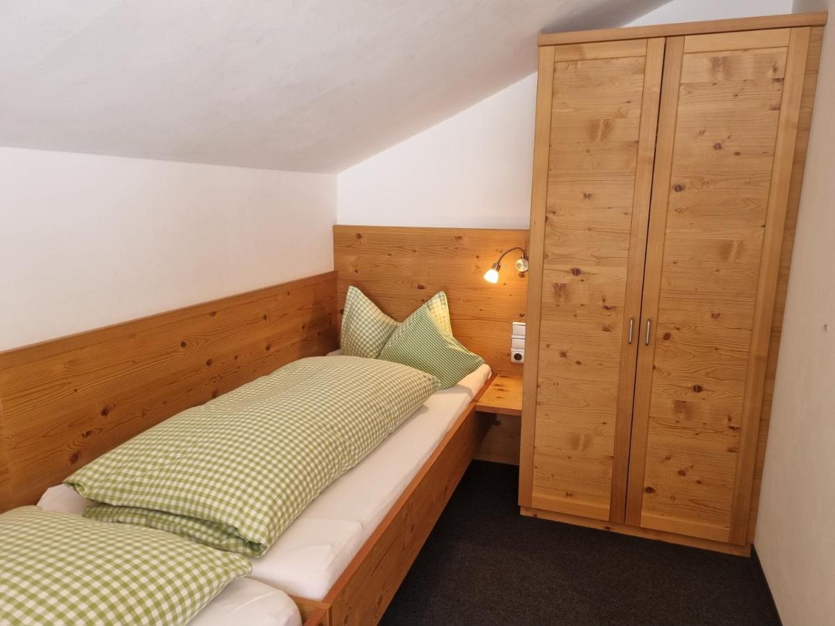 Gaestehaus Alpina รีซแลร์น ภายนอก รูปภาพ